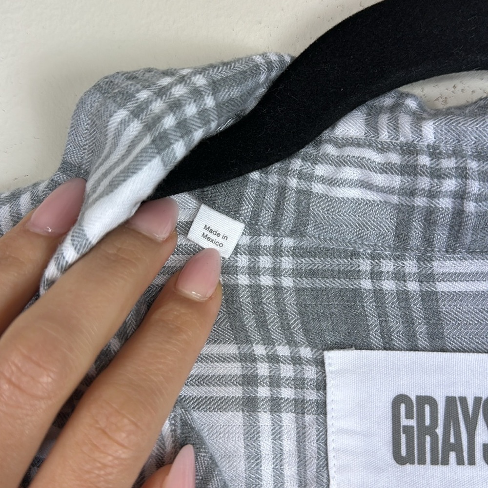 GRAYSON Women’s ‘The Hero’ Plaid Long-sleeve Collared Button Down Shirt - Picture 3 of 8
